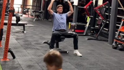 Kıvanç Tatlıtuğ ile oğlu Kurt Efe spora gitti! Yayınlanan videolara yorum yağdı