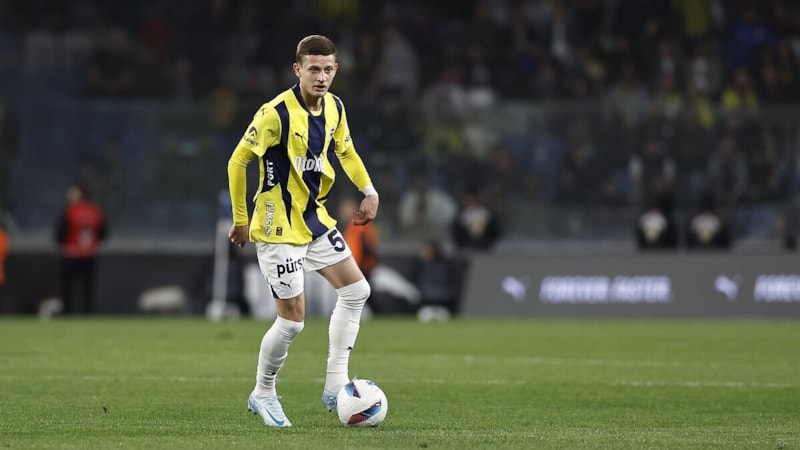 Sebastian Szymanski, profil resminden Fenerbahçe'yi kaldırdı