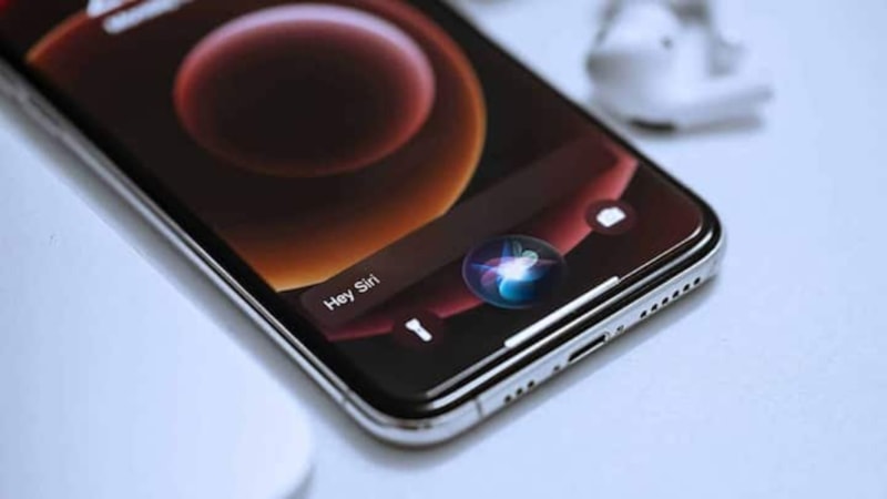 Apple, Siri'yi ChatGPT'ye rakip olacak şekilde yeniliyor