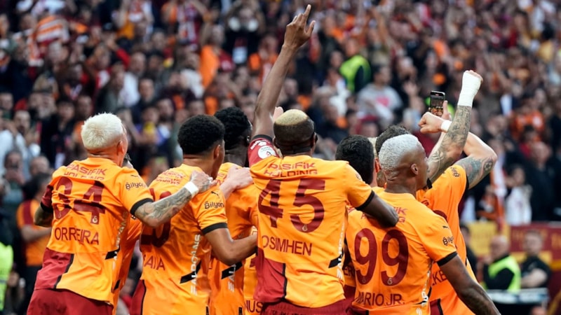 Galatasaray yalnızca 2 hafta lider olamadı