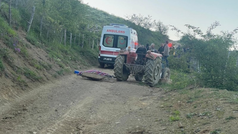Samsun'da devrilen traktörün sürücüsü öldü