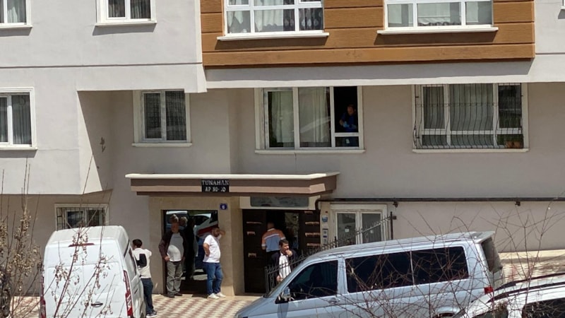 Ankara'da genç kız evinde başından tabancayla vurulmuş halde ölü bulundu