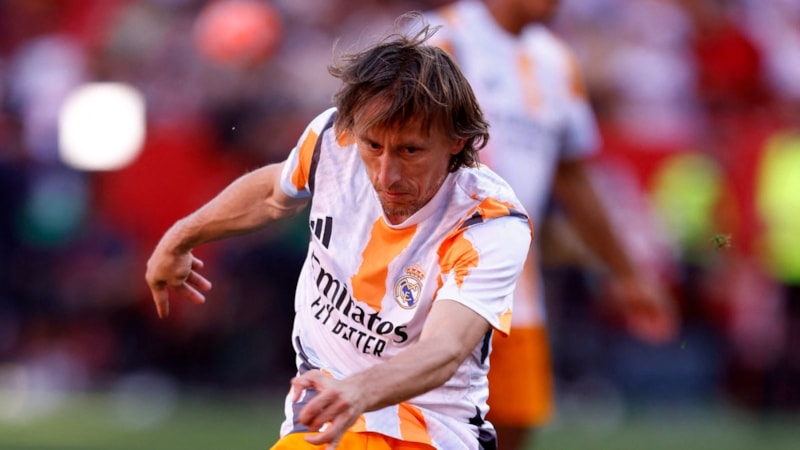 Luka Modric, Real Madrid'den ayrılacağını açıkladı