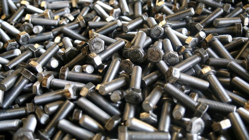 İran’da 60 yaşındaki hastanın midesinden 47 cıvata çıkarıldı