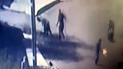 Avcılar'da eşinin kendisini aldattığından şüphelendiği kişiyi bıçakladı