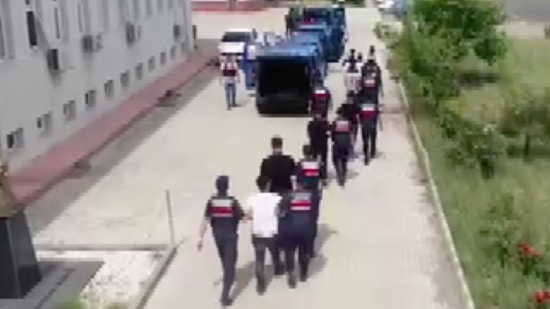 Diyarbakır'da sosyal medyada dolandırıcılık yapan 2 şüpheli tutuklandı