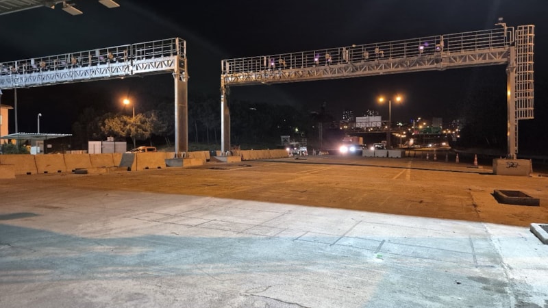 İstanbul'da Avcılar gişeleri çalışma nedeniyle araç trafiğine kapatıldı