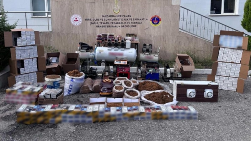 Mersin'de kaçak sigara üretilen eve baskın