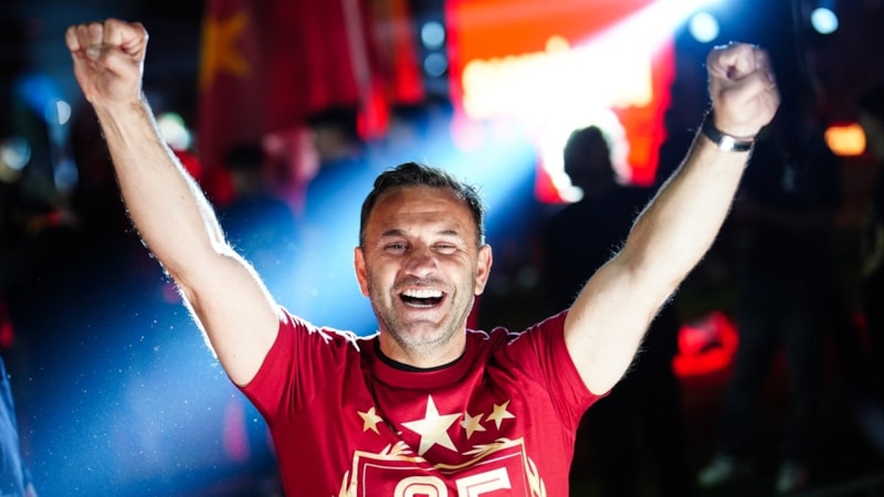 Okan Buruk'a jest! Maaşına zam yapılıyor