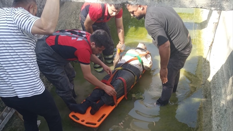 Mersin'de sulama kanalına düşen kişi kurtarıldı