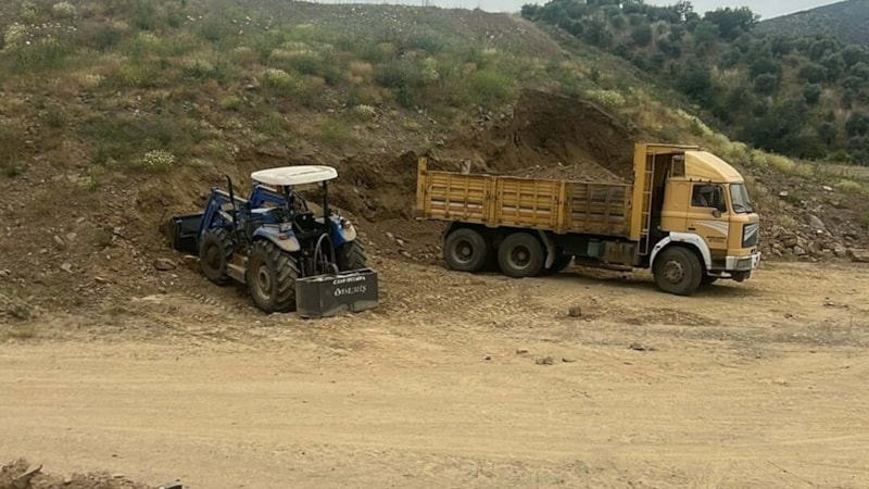 Aydın'da heyelan: Kepçe operatörü öldü
