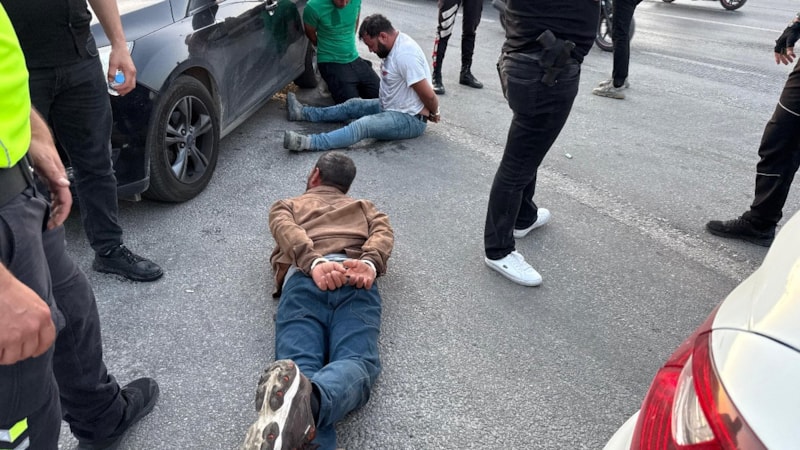 Muğla'da durdurulan araçtaki şahıslar polise saldırdı: 2 yaralı, 3 gözaltı