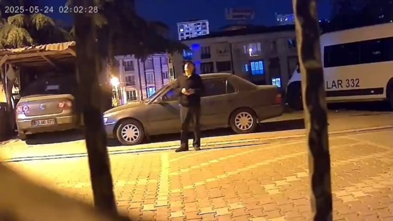 İstanbul'da park halindeki otomobil saniyeler içinde çalındı