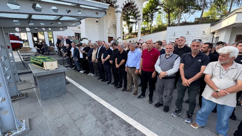 İbrahim Hacıosmanoğlu, Fatma Yeşilyurt’un cenaze törenine katıldı