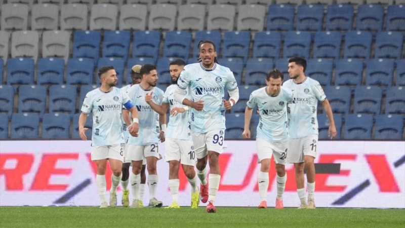 Adana Demirspor, Başakşehir'i son dakika golüyle yendi