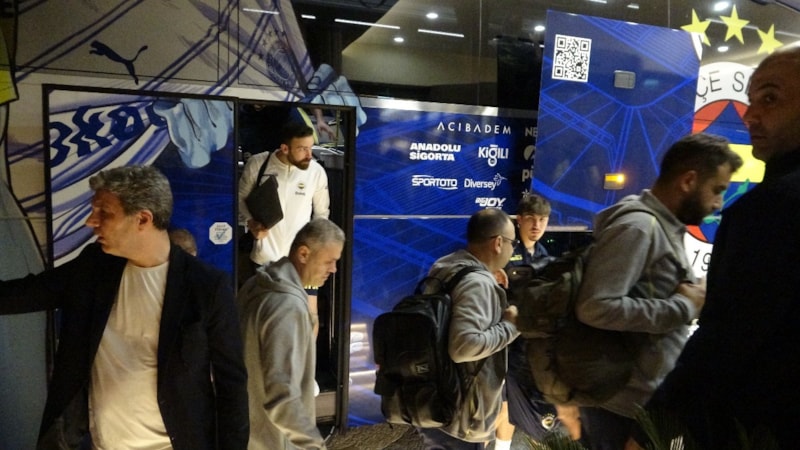 Fenerbahçe kafilesi Mersin'e geldi