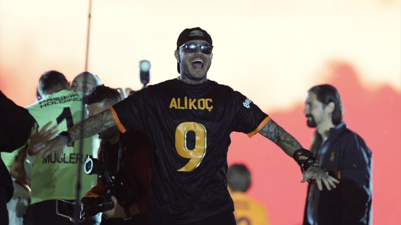 Mauro Icardi'den şampiyonluk kutlamasında Ali Koç yazılı forma