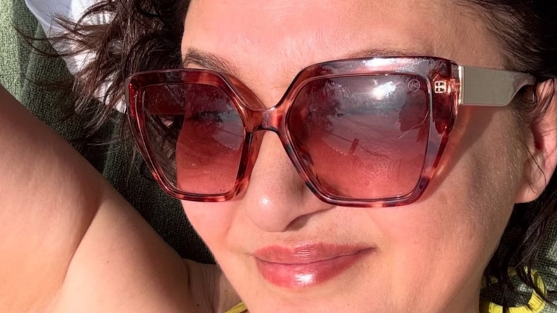 Nurgül Yeşilçay sezonu açtı! Mayolu karelerini sosyal medyadan paylaştı