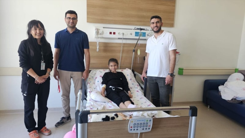 Eskişehir'de 9 yaşındaki çocuğun bağırsaklarından dev saç yumağı çıkarıldı