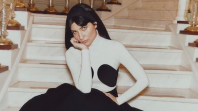 Tuba Büyüküstün tatilde! İkiz kızlarıyla Bodrum'a gitti