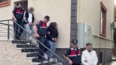 Sakarya'da silahlı saldırının şüphelileri 2 bin 376 saatlik kamera incelemesiyle yakalandı