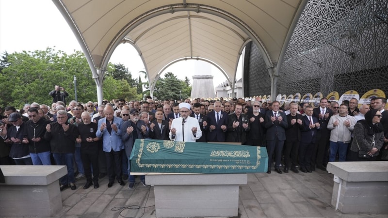 İlhan Şeşen son yolculuğuna uğurlandı