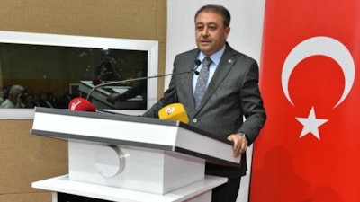 Şanlıurfa'da esnafın toplantıya katılmamasına validen tepki: Burada çocuk oynatmıyoruz