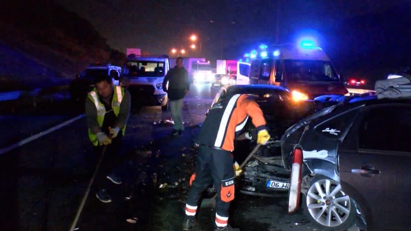 İstanbul - Beykoz TEM Otoyolu'nda zincirleme kaza: 7 yaralı