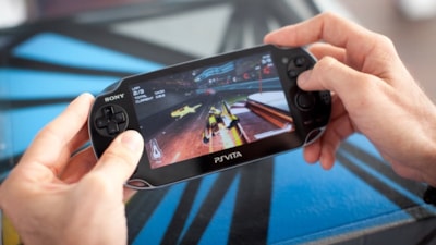 Sony, PS Vita benzeri yeni bir oyun konsolu geliştiriyor