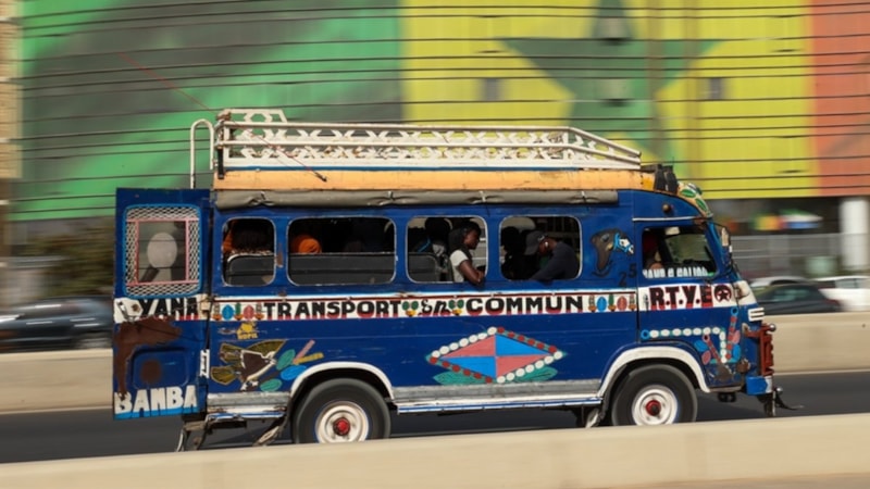 Dakar'ın rengarenk 'car rapide' dolmuşları tehdit altında