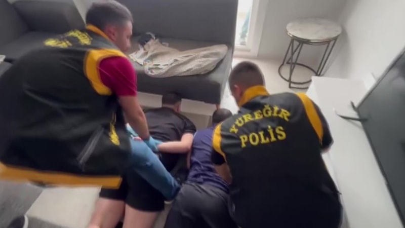 Adana'da husumetlisine defalarca ateş etti