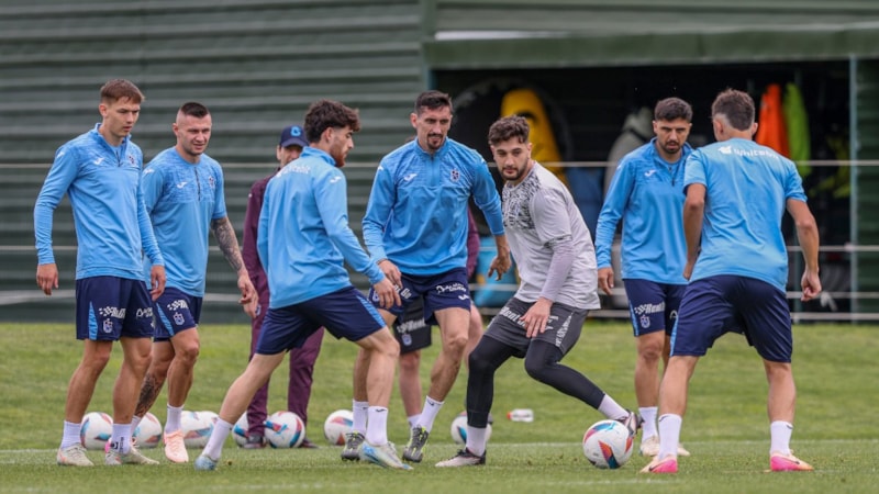 Trabzonspor, Antalya'ya genç oyuncularıyla gitti