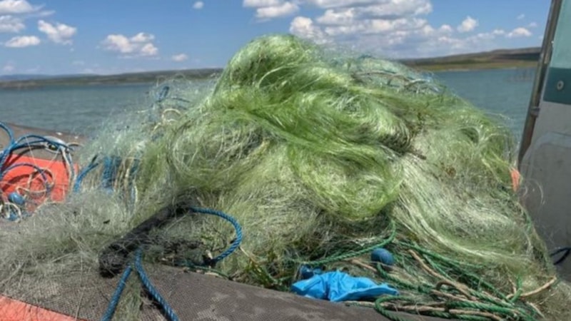 Koçhisar Barajı'nda kaçak avcılara ait 2 bin 600 metrelik ağ ele geçirildi