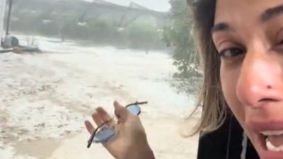 Antalya'da dolu felaketi: Kadın çiftçi yaşadıklarını gözyaşlarıyla anlattı