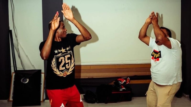 Parmaklarını kaybetti! Victor Osimhen ile göbek atan Kadir Ircı'dan kötü haber!