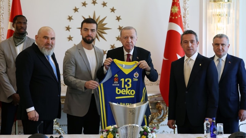 Cumhurbaşkanı Erdoğan, Fenerbahçe Erkek Basketbol Takımı'nı kabul etti