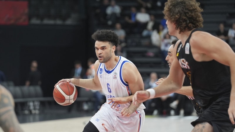 Anadolu Efes'ten Mersin Spor'a 21 sayı fark!