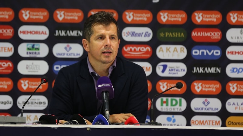 Emre Belözoğlu: Antalyaspor'a yakışan bir takım ortaya çıkarmak istiyorum