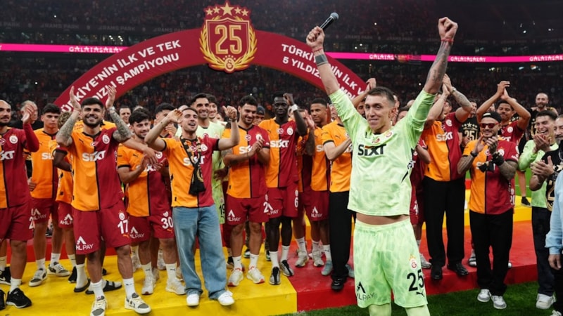 Galatasaray'da futbolcular 1 aylık izne çıktı
