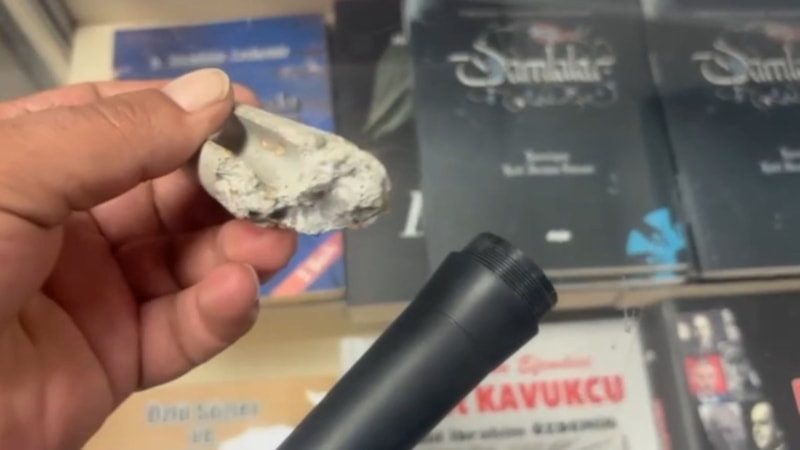 Erzincan'da internetten aldığı mikrofonun içinden çıkan şaşırttı