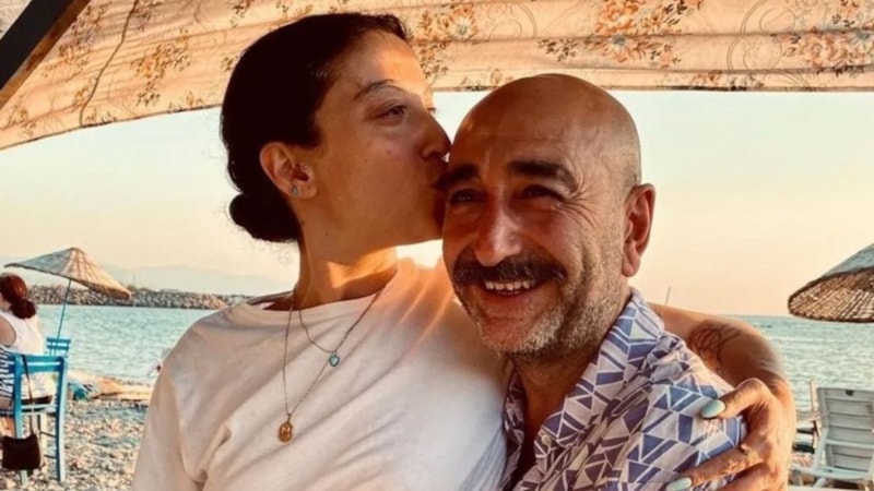 Melike Şahin'den romantik paylaşım