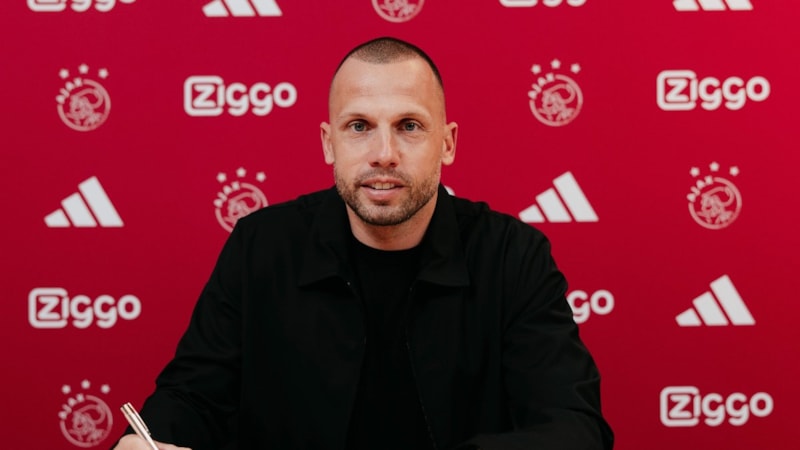 Ajax'ın yeni teknik direktörü John Heitinga oldu
