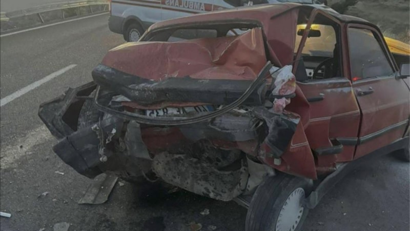 Kırıkkale'de otomobil ile kamyonet çarpıştı: 1 ölü