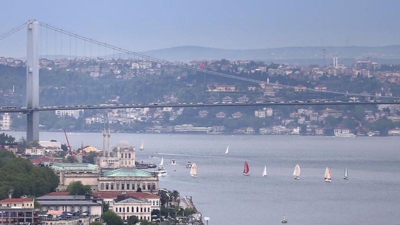 İstanbul Boğazı'nda gemi trafiği çift yönlü askıya alındı