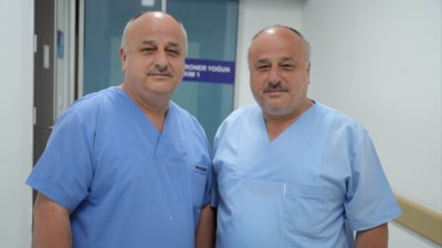 Samsun’da aynı hastanede çalışan ikizler görenleri şaşırtıyor