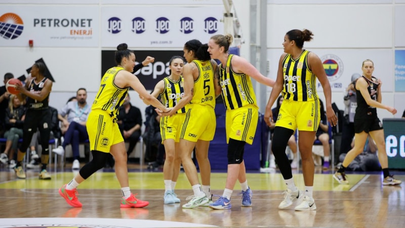 Fenerbahçe Kadın Basketbol Takımı'nda 4 isimle yollar ayrıldı