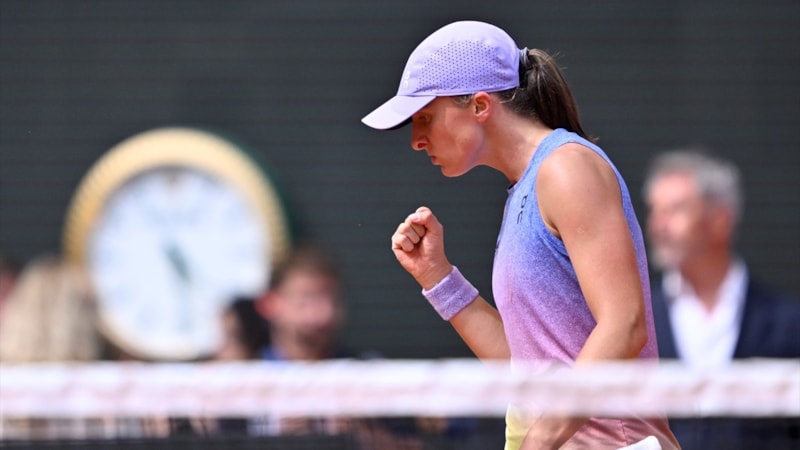 Fransa Açık'ta Swiatek, Rıbakina'yı eleyerek çeyrek finale yükseldi