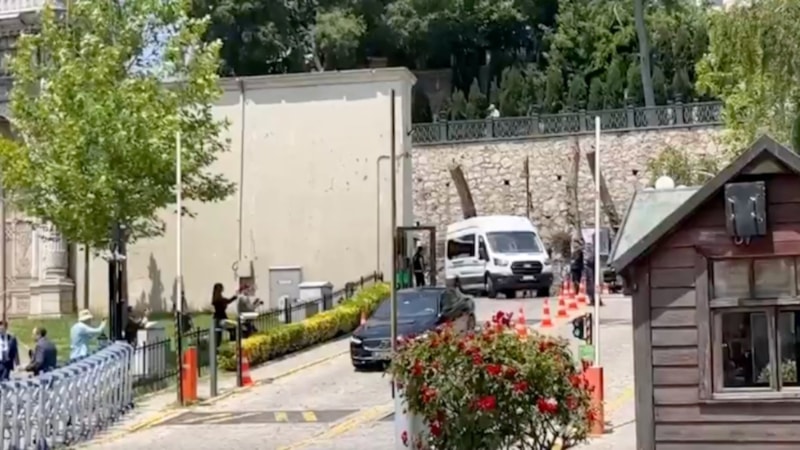 İstanbul'da barış zirvesi: Rus ve Ukrayna heyetleri bir araya geldi