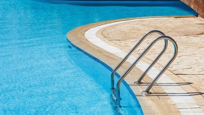 Havuza girmeden önce iki kere düşünün! Yüzme havuzlarında sizi bekleyen tehlikeler