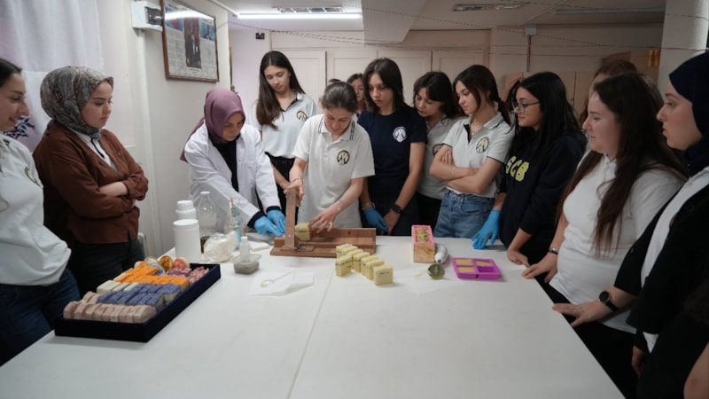 Samsun'da lise öğrencileri, kenevirin faydalarını öğrendi